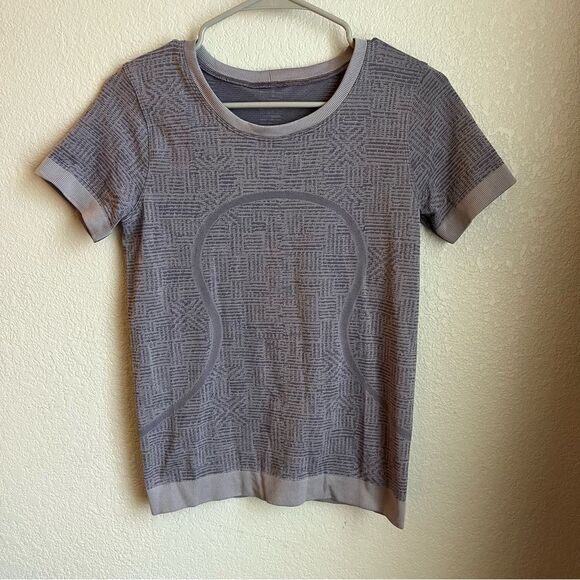 Lululemon Swiftly Relaxed Short Sleeve
Purple Quartz / Violet Grey - Picture 7 of 8